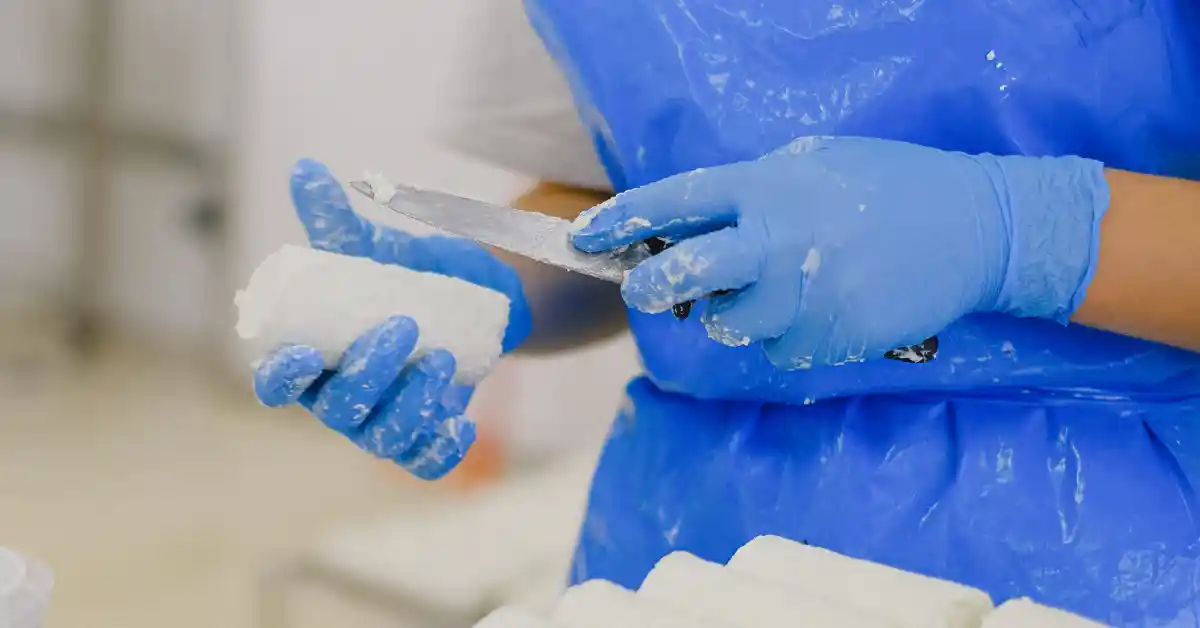 latex vs nitrile gloves for food-USAMED Medical Distributors